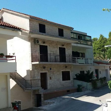 Apartmani Ivona Podgora Exterior photo