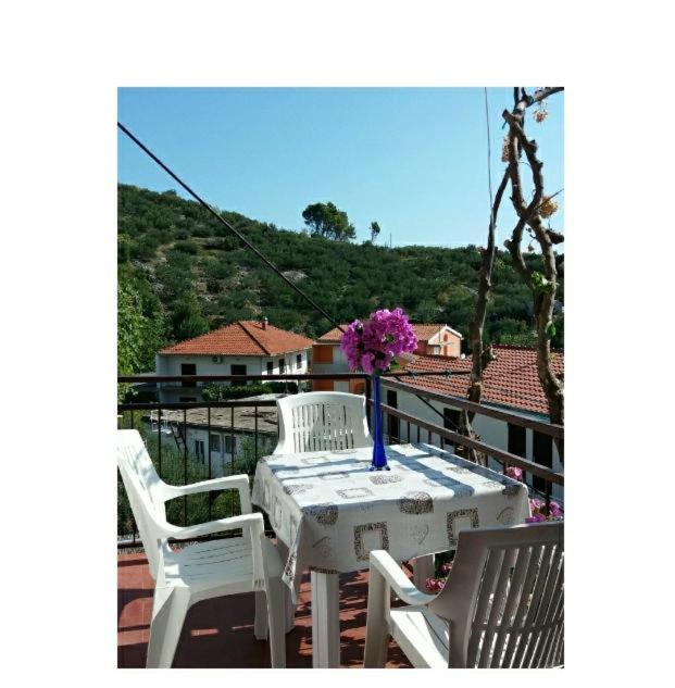 Apartmani Ivona Podgora Exterior photo